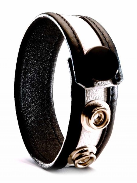 Cockrings Leather  Cockring made of white and black bicolor leather with a pleasant look! The 3 pressures make it easier to put 