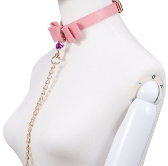 imports Collier Laisse Bow Rose Ce collier est conçu avec un noeud papillon donnant un style élégant. Celui-ci est complété par 